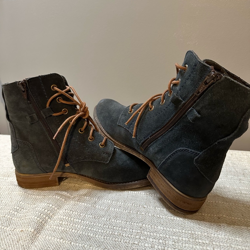 Josef Seibel Sienna 70 Navy Suede with Side Zipper Booties Size 37(US 6-6.5)